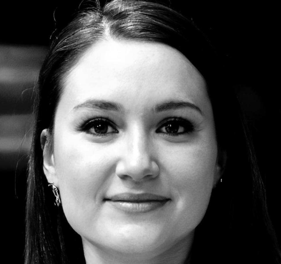 Portrait of So-young Lee, Risk Management Specialist